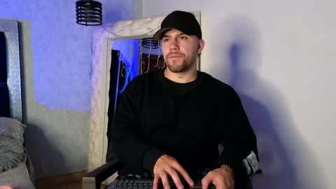 Snapshot of ades_lowe chatting on 10-06-25, 11:51 Ades online show from 10-06-25, 11:51