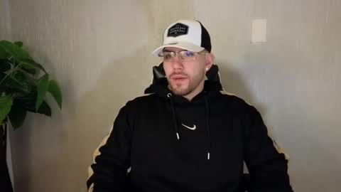 Snapshot of ades_lowe chatting on 10-11-25, 11:53 Ades online show from 10-11-25, 11:53