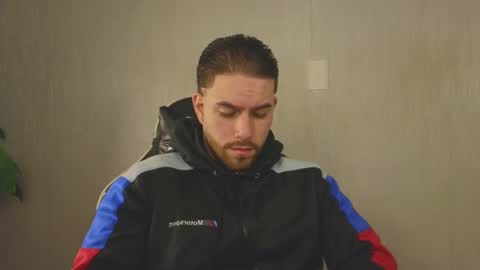 Snapshot of ades_lowe chatting on 10-25-25, 11:40 Ades online show from 10-25-25, 11:40