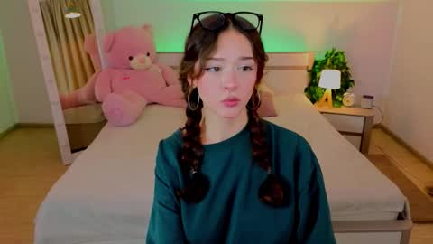 Snapshot of adet1a chatting on 11-16-25, 10:10 Adetta online show from 11-16-25, 10:10