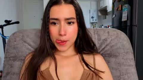 Snapshot of adhara_kitten chatting on 06-12-26, 01:43 Adhara online show from 06-12-26, 01:43