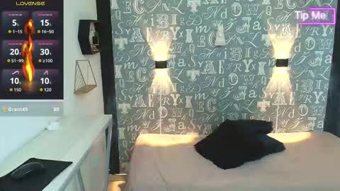 Snapshot of adonis__walker chatting on 11-05-25, 07:36 ADONIS online show from 11-05-25, 07:36