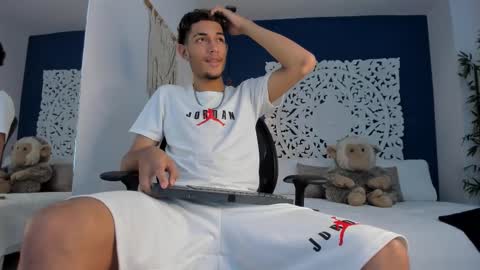 Snapshot of adonis_wb chatting on 11-05-25, 08:42 adonis_wb online show from 11-05-25, 08:42