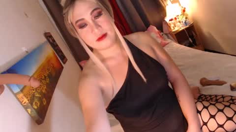 MsKim  online show from 03-05-25, 05:40