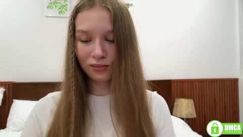 Snapshot of adorielle chatting on 04-15-26, 05:58 Lia online show from 04-15-26, 05:58