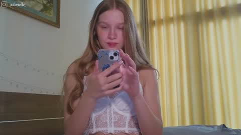 Lia  online show from 07-18-26, 06:17