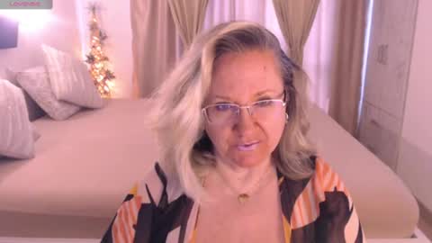 Snapshot of adrena_ chatting on 01-12-25, 11:17 Cryna online show from 01-12-25, 11:17