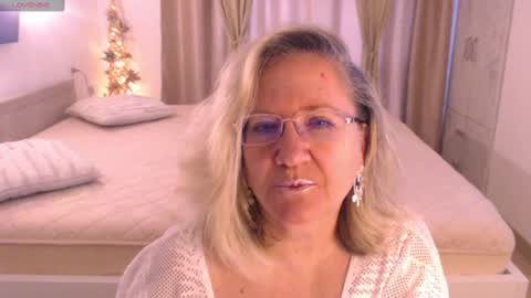 Snapshot of adrena_ chatting on 01-13-25, 08:15 Cryna online show from 01-13-25, 08:15