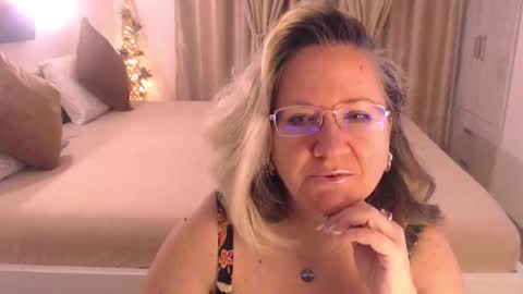 Snapshot of adrena_ chatting on 01-28-25, 05:00 Cryna online show from 01-28-25, 05:00