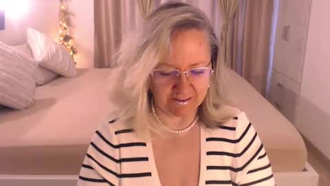 Snapshot of adrena_ chatting on 02-20-25, 09:55 Cryna online show from 02-20-25, 09:55