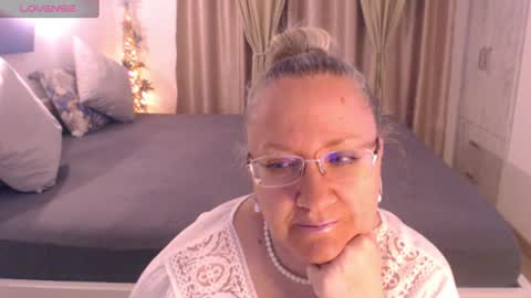 Snapshot of adrena_ chatting on 03-01-25, 03:38 Cryna online show from 03-01-25, 03:38
