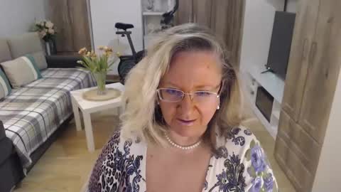 Snapshot of adrena_ chatting on 03-09-25, 03:38 Cryna online show from 03-09-25, 03:38