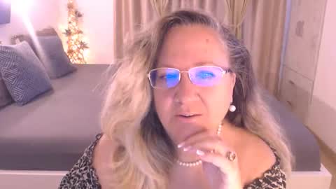 Snapshot of adrena_ chatting on 09-16-25, 04:35 Cryna online show from 09-16-25, 04:35