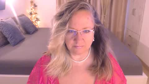 Snapshot of adrena_ chatting on 09-18-25, 04:14 Cryna online show from 09-18-25, 04:14