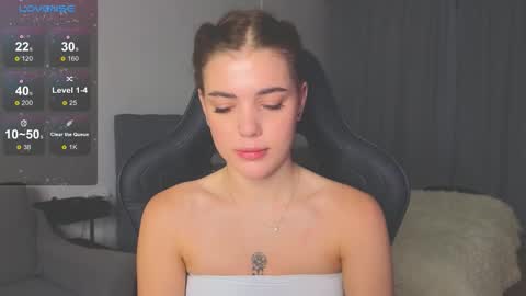 Adriana online show from 10-19-25, 02:12