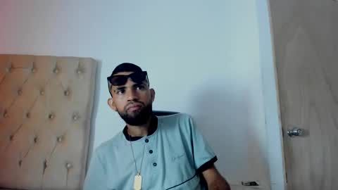adri_sexboy229 online show from 09-20-25, 02:51