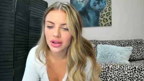 Adriana online show from 10-07-25, 11:07