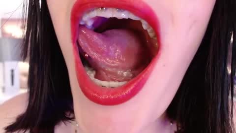 Adri online show from 05-05-26, 03:58