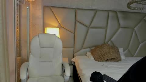   online show from 10-04-25, 11:52