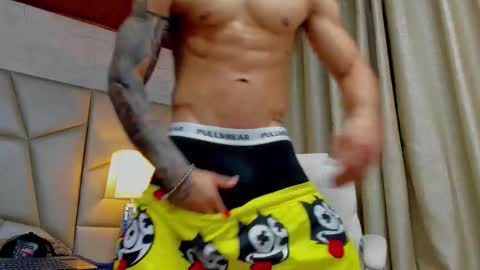   online show from 11-15-25, 06:04