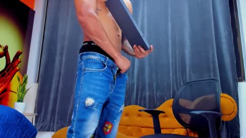   online show from 11-26-25, 07:15