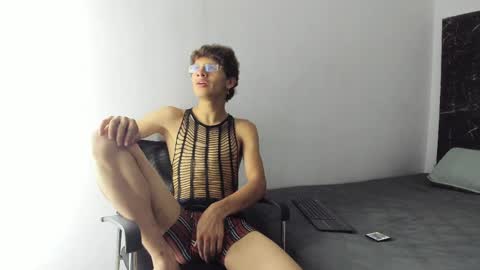 Snapshot of adrian_wolff chatting on 06-02-26, 04:03 Adrian W online show from 06-02-26, 04:03