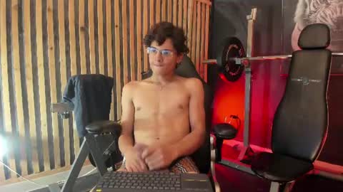Snapshot of adrian_wolff chatting on 06-17-26, 08:10 Adrian W online show from 06-17-26, 08:10