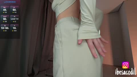 Snapshot of adriana_allen chatting on 05-19-26, 11:44 Adri online show from 05-19-26, 11:44