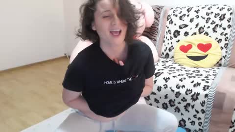 Snapshot of adriana_elvis chatting on 01-06-25, 01:08 adriana online show from 01-06-25, 01:08