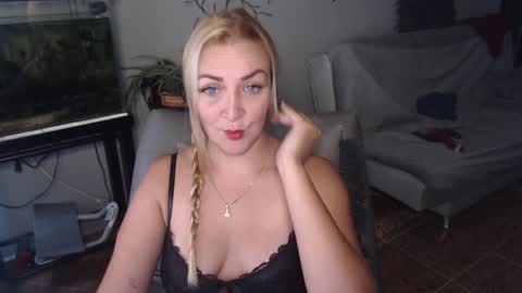 Snapshot of adrianapdes chatting on 01-31-25, 11:56 Adriana Paredes online show from 01-31-25, 11:56
