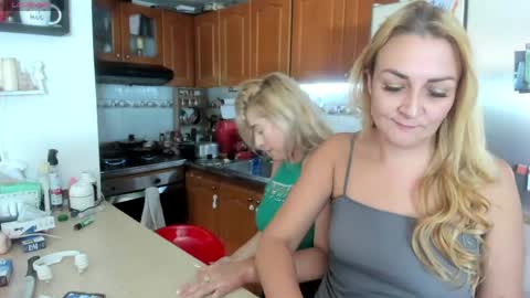 Adriana Paredes  online show from 05-07-26, 06:57