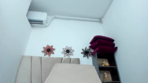 adriana online show from 10-28-25, 05:04