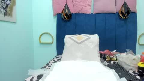 adriana online show from 05-08-26, 01:11