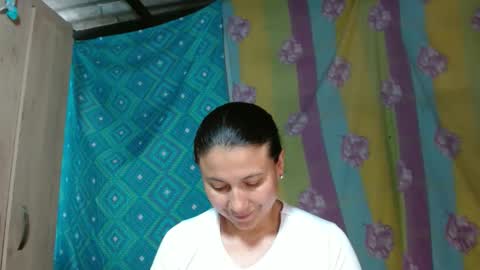 Snapshot of adrianatellez chatting on 01-06-25, 06:10 Adriana Tellez online show from 01-06-25, 06:10