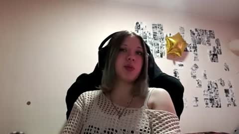 Snapshot of adriannamalango chatting on 06-20-26, 11:24 Sofa online show from 06-20-26, 11:24