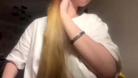 Caroline online show from 05-08-26, 07:19