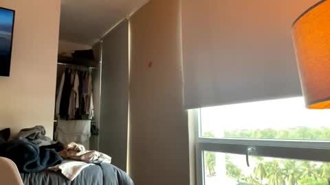 adriannn222 online show from 11-30-25, 01:48