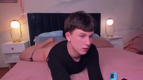 Snapshot of adrianoaubert chatting on 09-21-25, 03:08 adrianoaubert online show from 09-21-25, 03:08