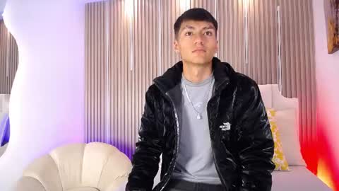 Snapshot of adrianstark_ chatting on 06-10-26, 12:37 adrianstark_ online show from 06-10-26, 12:37