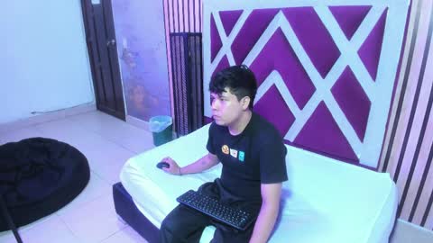 Snapshot of adrianwalkerr chatting on 04-05-26, 04:42 adrianwalkerr online show from 04-05-26, 04:42