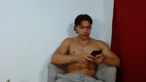 adriel_escalante online show from 09-25-25, 03:54