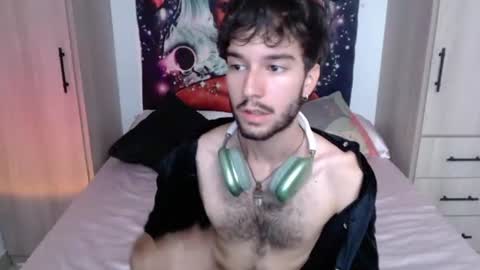 Snapshot of adrien_polo chatting on 06-12-26, 09:57 adrien_polo online show from 06-12-26, 09:57