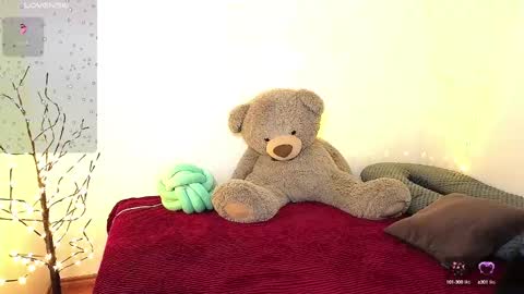 Snapshot of adrihanna chatting on 12-13-24, 04:49 Adriana online show from 12-13-24, 04:49