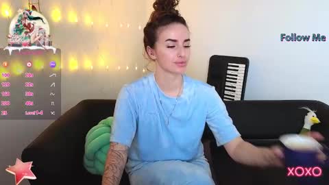 Snapshot of adrihanna chatting on 01-10-25, 08:29 Adriana online show from 01-10-25, 08:29