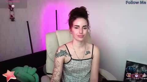 Snapshot of adrihanna chatting on 02-05-25, 01:22 Adriana online show from 02-05-25, 01:22