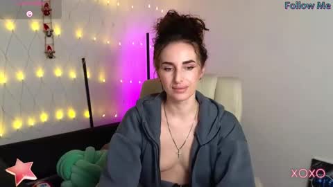 Snapshot of adrihanna chatting on 02-07-25, 05:40 Adriana online show from 02-07-25, 05:40