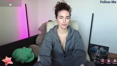 Snapshot of adrihanna chatting on 02-11-25, 06:19 Adriana online show from 02-11-25, 06:19