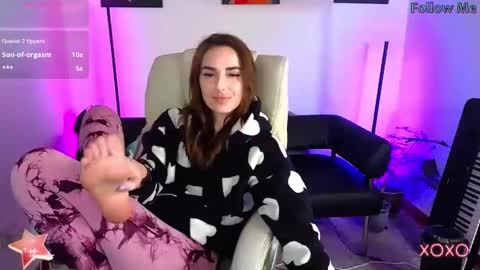 Snapshot of adrihanna chatting on 03-06-25, 05:00 Adriana online show from 03-06-25, 05:00