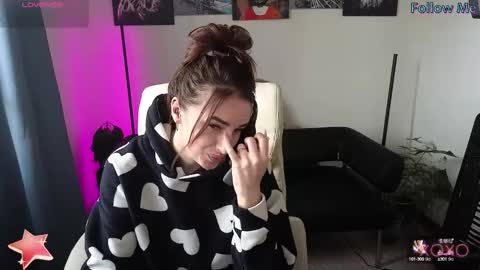 Snapshot of adrihanna chatting on 03-12-25, 06:40 Adriana online show from 03-12-25, 06:40