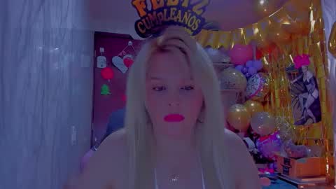 Snapshot of adriiana_fox_ chatting on 03-10-26, 05:29 adriiana_fox_ online show from 03-10-26, 05:29